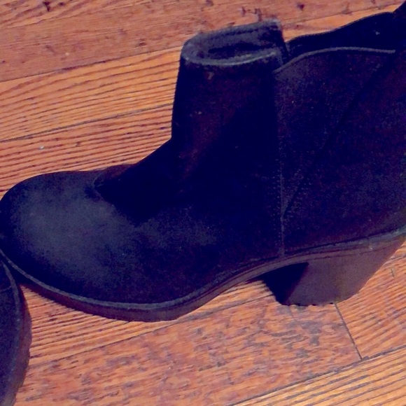 DIVIDED U S size 8 4 inch heel man made material booties - Picture 3 of 4